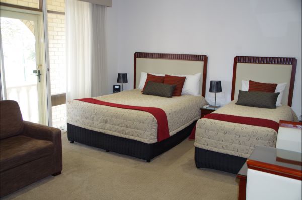 Ensenada Motor Inn And Suites - thumb 3
