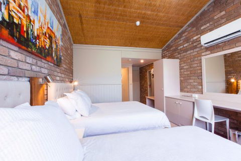 Farnham Court Motel - Accommodation Find 2