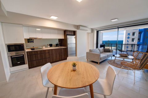 First Light Mooloolaba - YWait Travel 6