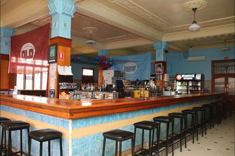 Hotel Corones Charleville - Whitsundays Tourism 0