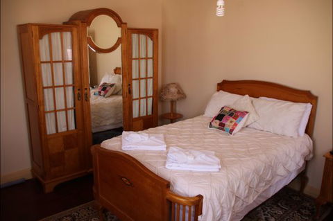 Hotel Corones Charleville - Whitsundays Tourism 2