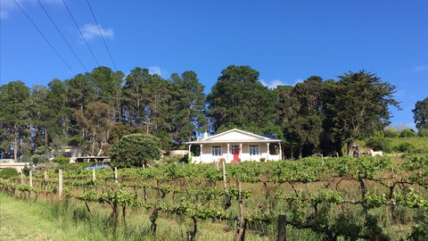 Karawatha Cottages B&B - Holiday Sydney 0