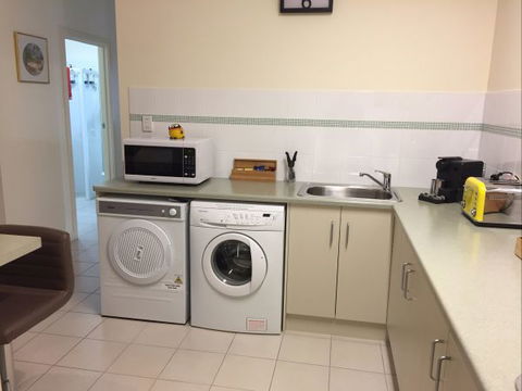 Lyreen's Apartment Bed And Breakfast - Kingaroy Accommodation 10