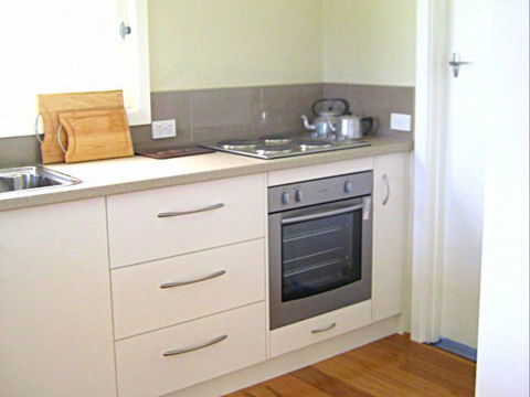Orange Tree Cottage - Accommodation Main Beach 6