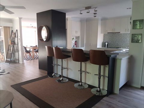 Sass Abode - Holiday Melbourne 7