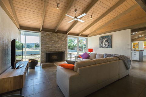 Serengale Retreat - Accommodation Main Beach 4