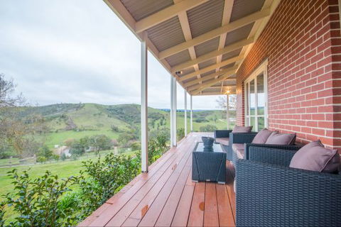 Shearer's Hill - Luxury Farm Stay - YWait Travel 6