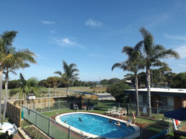 Surfside Holiday Apartments - thumb 1