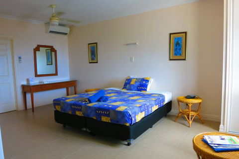 VQ3 Lodge - YWait Travel 2