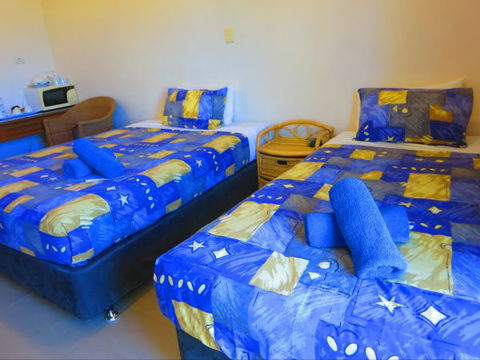 VQ3 Lodge - YWait Travel 3