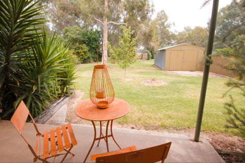 Wang Stays And Short Stops - Accommodation Australia 1
