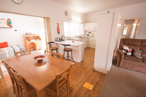 Wang Stays And Short Stops - Accommodation Australia 3