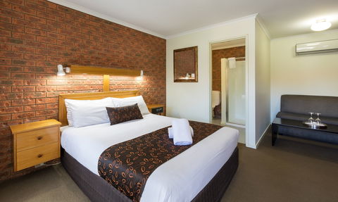 Advance Motel - Accommodation Find 3