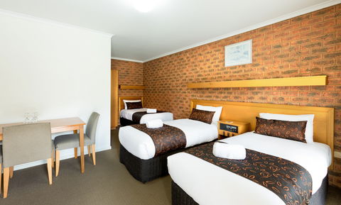 Advance Motel - Accommodation Find 5
