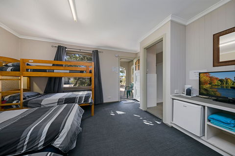 Border Village Roadhouse - Accommodation Asia 7