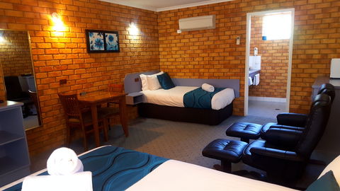Centrepoint Motel - Townsville Tourism 4