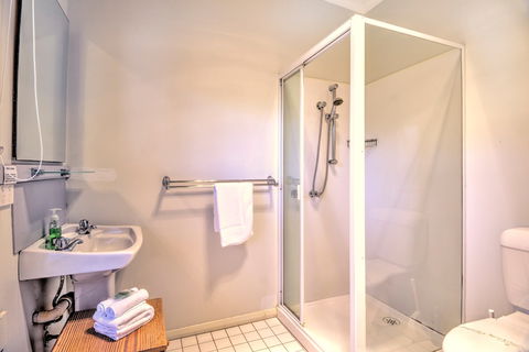 Cove Beach Apartment 1 - Hotel Gold Coast 9