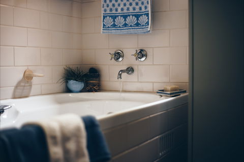 Hamilton House Bed And Breakfast - Sunshine Coast Guide 5