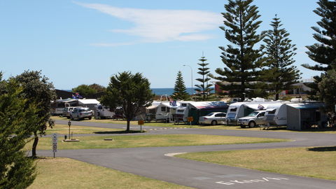 Moana Beach Tourist Park - Accommodation Airlie Beach 0