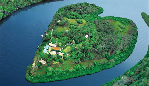 Makepeace Island - Sir Richard Branson's Australian Home - Accommodation Mount Tamborine 6