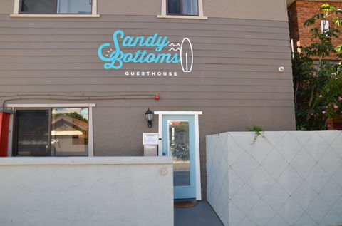 Sandy Bottoms Guesthouse - YWait Travel 0