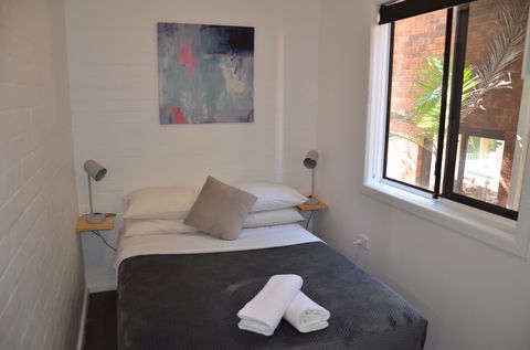 Sandy Bottoms Guesthouse - YWait Travel 5