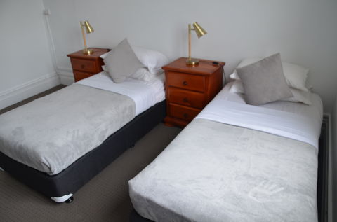 Sandy Bottoms Guesthouse - YWait Travel 8