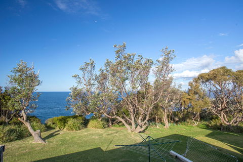 Stunning Clifftop - Accommodation Directory 4