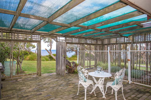 Stunning Clifftop - Accommodation Directory 5