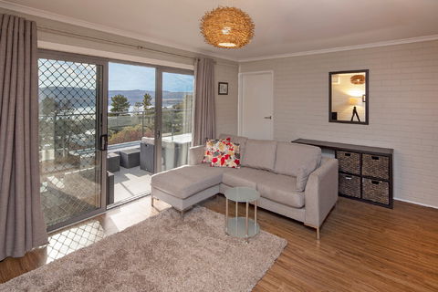 Summit 9 - Carnarvon Accommodation 1