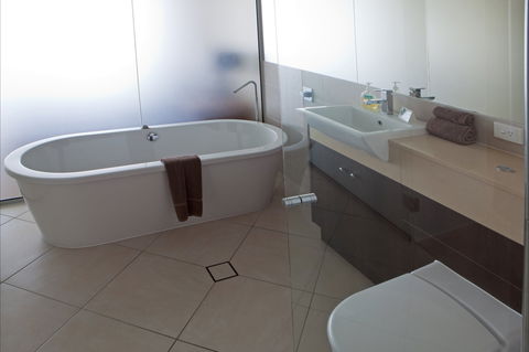 Vue Apartments Trinity Beach - St Kilda Accommodation 4