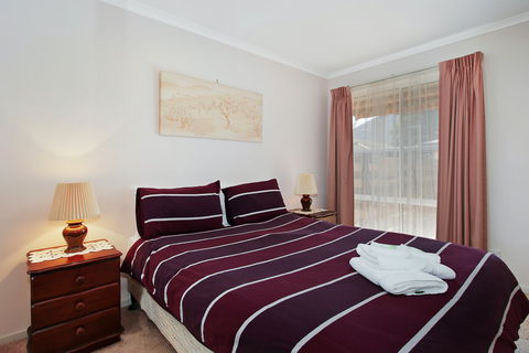 Wood Street Central - Accommodation Nelson Bay 1