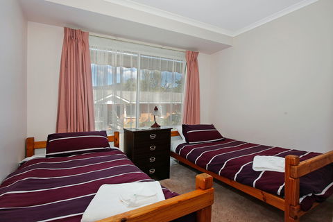 Wood Street Central - Accommodation Nelson Bay 2