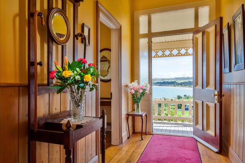 Abbey's Spa Cottage - YWait Travel 2