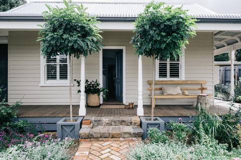 Acre Of Roses - Sunshine Coast Guide 1