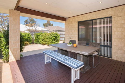 AcrosstheWay - Accommodation Sunshine Coast 7