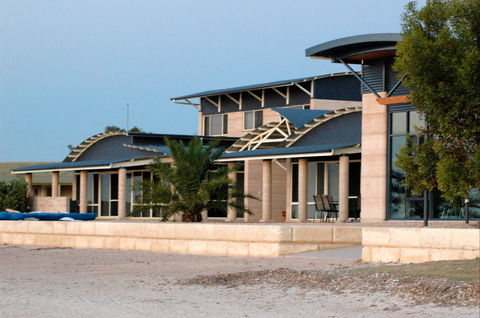 Baird Bay Ocean Eco Apartments - Accommodation Find 0