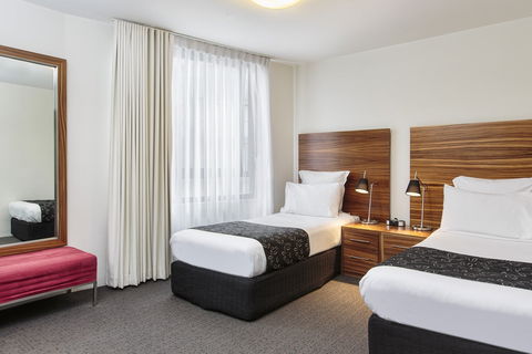 Cambridge Hotel Sydney - Holiday Melbourne 3
