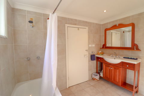 Embrace Cottage At Catherine Hill Bay - Townsville Tourism 7