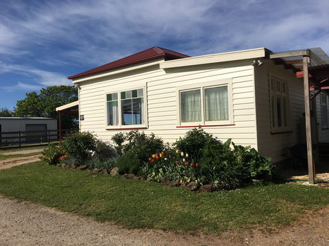 Fairview Bed And Breakfast Cottage - Accommodation Directory 0