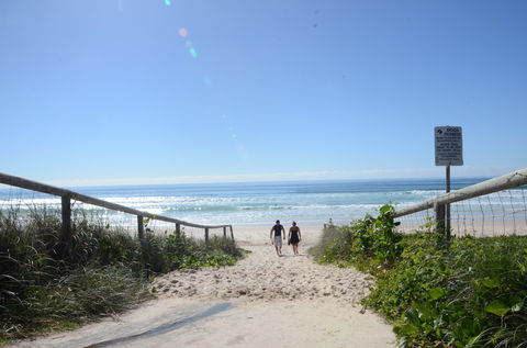 Golden Riviera Beach Resort - YWait Travel 6