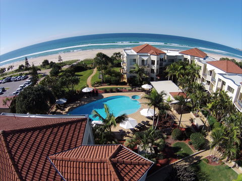 Golden Riviera Beach Resort - YWait Travel 8