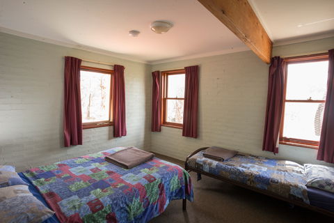 Hawkesbury Heights YHA - Townsville Tourism 8