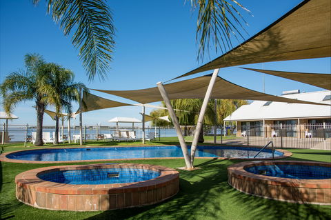 Lake Edge Resort - Accommodation Find 4