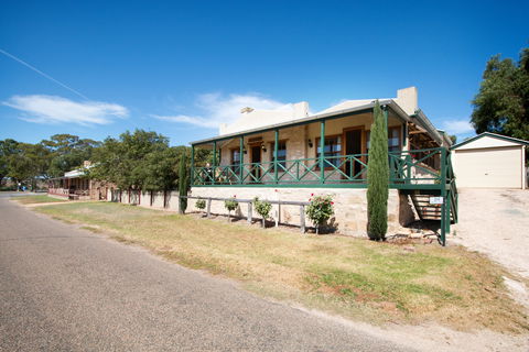 Old Swanport General Store - Accommodation Yamba 0