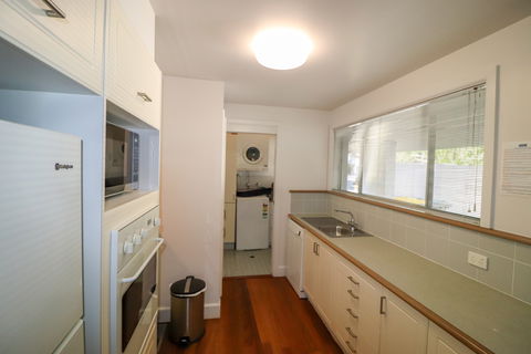 Plover Deluxe Villa 25 - Accommodation Airlie Beach 7