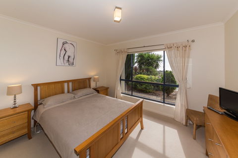 Serenity On Stacey - Accommodation Perth 4