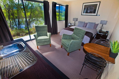 Shingles Riverside Cottages - The - WA Accommodation 4