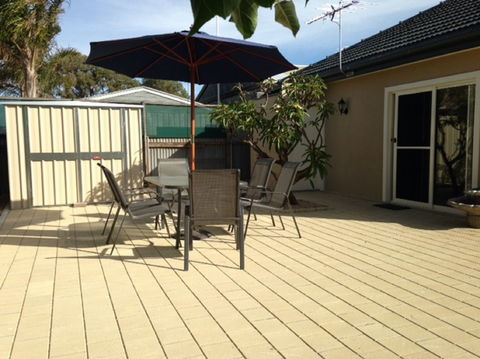 The Porthole - WA Accommodation 7