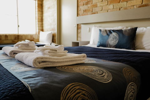 The Australian Hotel Motel - Holiday Sydney 1
